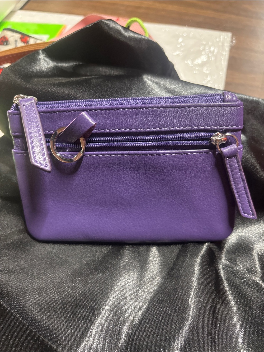 ili New York Pouch Purple Soft Leather two Ziptop areas and Keychain